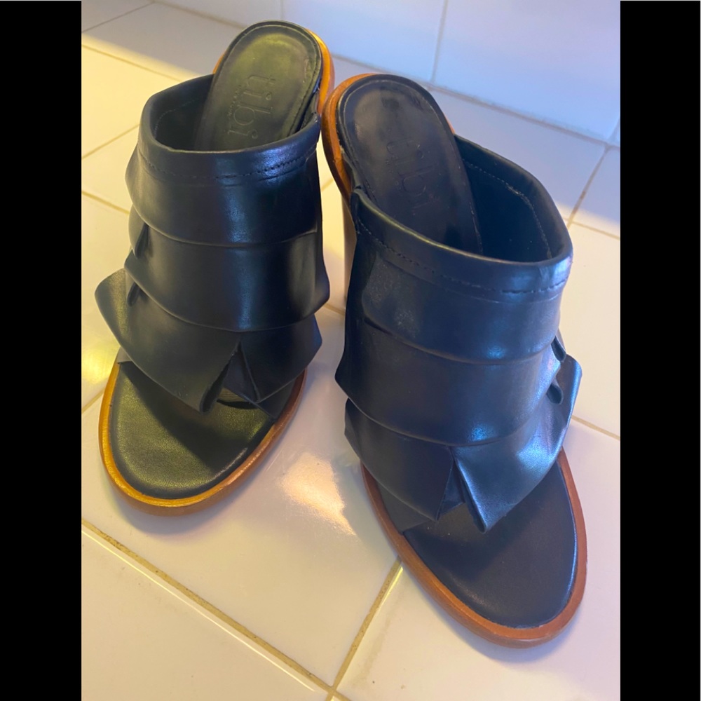 Ladies slip on shoes